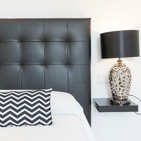 Stunning Spacious City Apartment With Free Parking Málaga Eksteriør billede