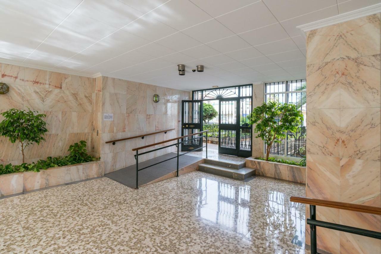 Stunning Spacious City Apartment With Free Parking Málaga Eksteriør billede