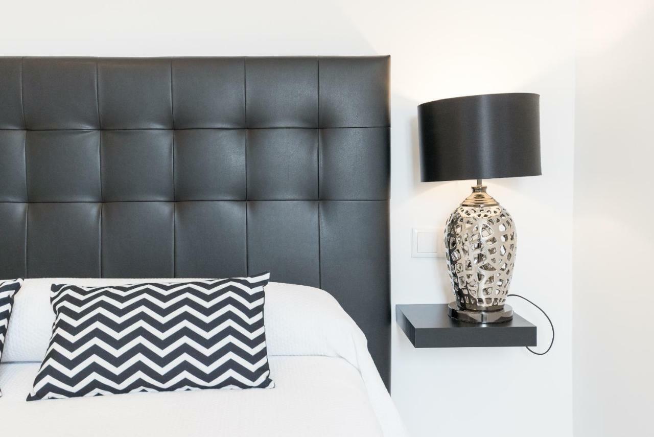 Stunning Spacious City Apartment With Free Parking Málaga Eksteriør billede