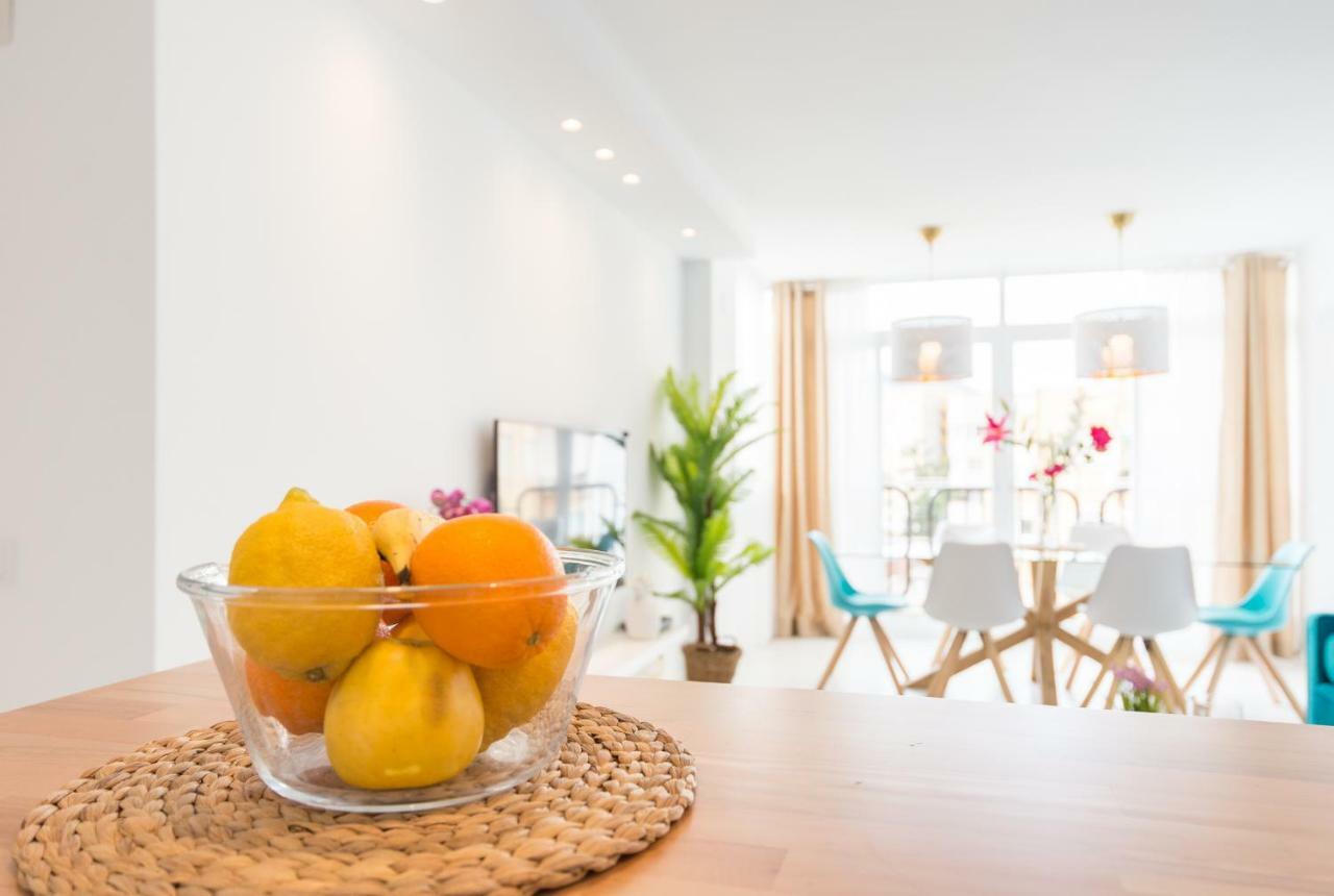 Stunning Spacious City Apartment With Free Parking Málaga Eksteriør billede