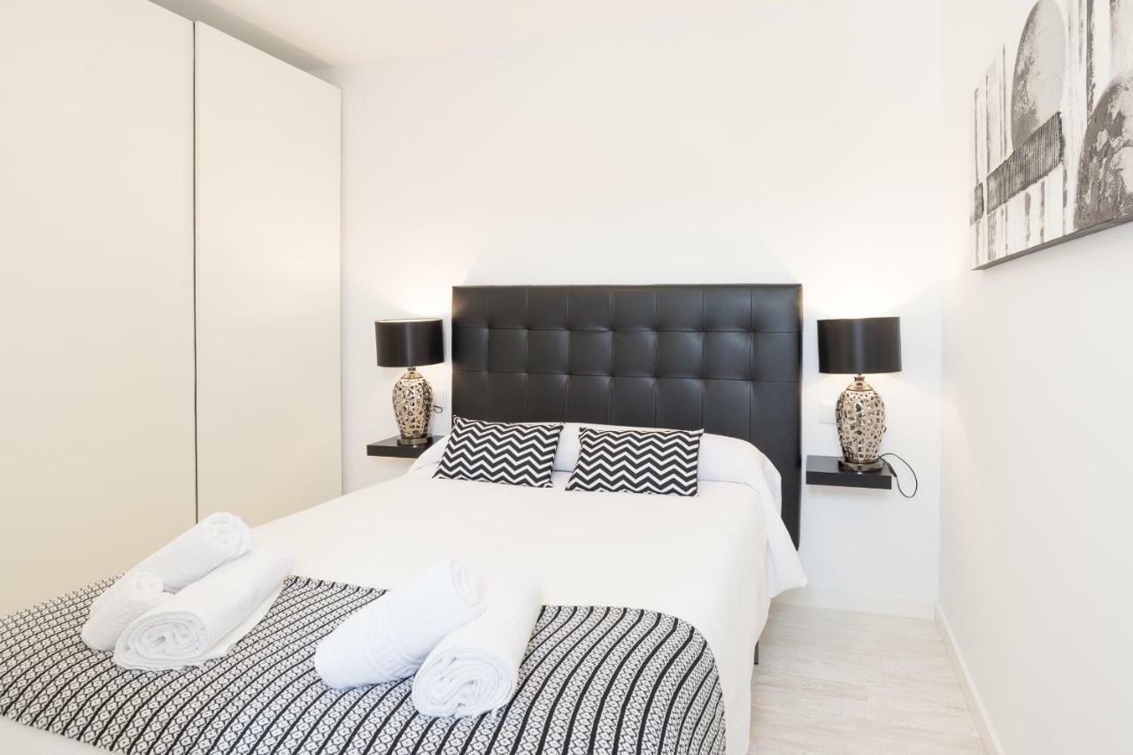 Stunning Spacious City Apartment With Free Parking Málaga Eksteriør billede