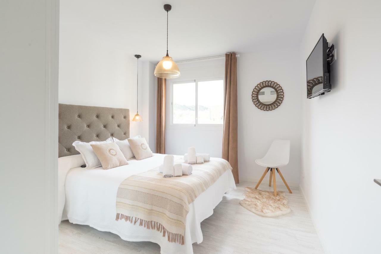 Stunning Spacious City Apartment With Free Parking Málaga Eksteriør billede