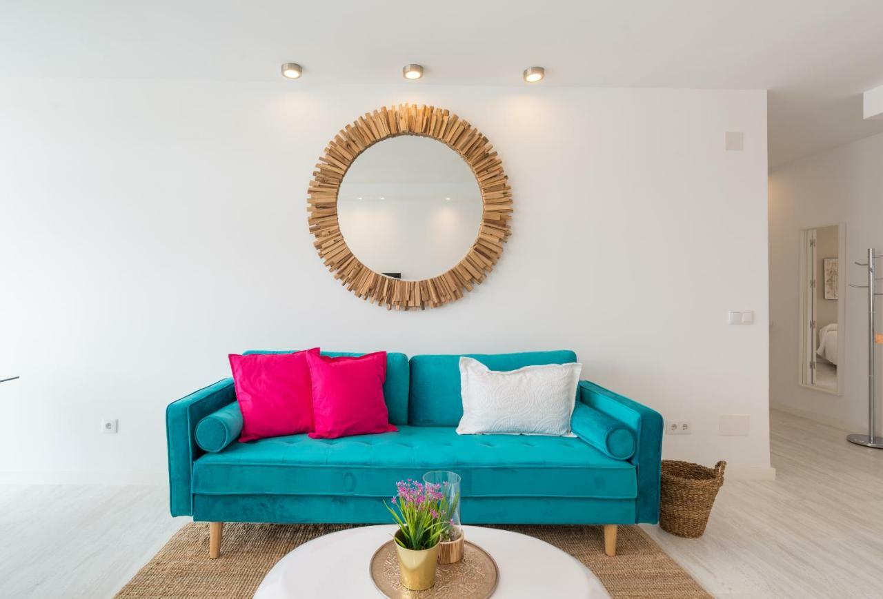 Stunning Spacious City Apartment With Free Parking Málaga Eksteriør billede
