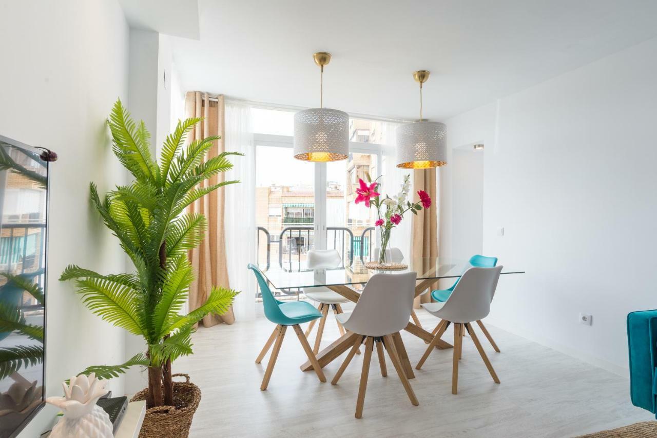 Stunning Spacious City Apartment With Free Parking Málaga Eksteriør billede
